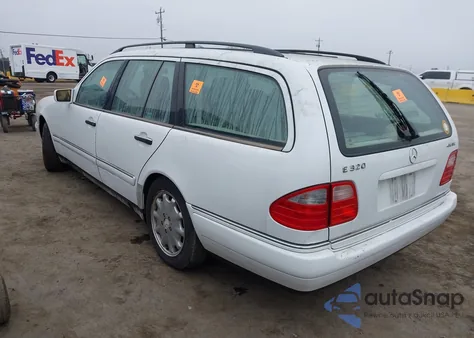 1999 Mercedes-Benz E 320 Awd z USA, uszkodzony, nr VIN WDBJH82F7XX025734